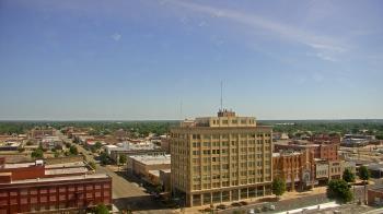 Weather camera view of First National Bank-Hutchinson.