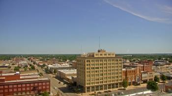 Weather camera view of First National Bank-Hutchinson.