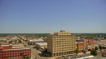 Weather camera view of First National Bank-Hutchinson.