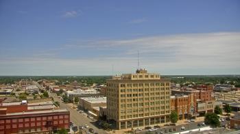 Weather camera view of First National Bank-Hutchinson.