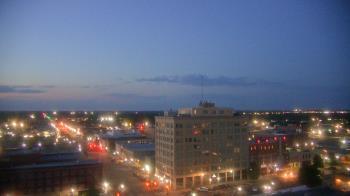 Weather camera view of First National Bank-Hutchinson.