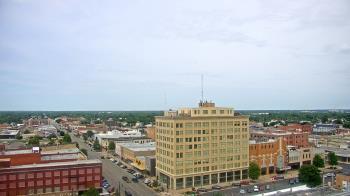 Weather camera view of First National Bank-Hutchinson.