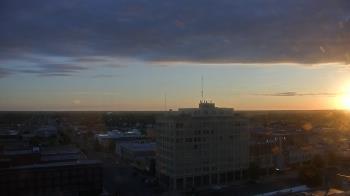Weather camera view of First National Bank-Hutchinson.