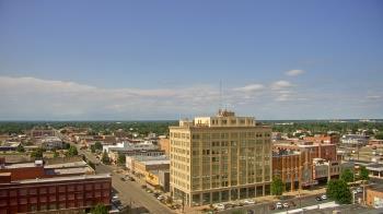 Weather camera view of First National Bank-Hutchinson.