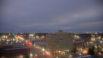 Weather camera view of First National Bank-Hutchinson.