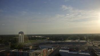 Weather camera view of First National Bank-Hutchinson.