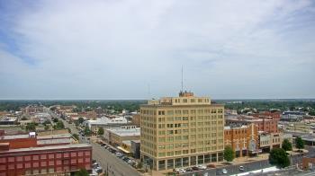 Weather camera view of First National Bank-Hutchinson.