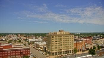 Weather camera view of First National Bank-Hutchinson.