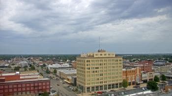 Weather camera view of First National Bank-Hutchinson.