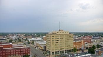 Weather camera view of First National Bank-Hutchinson.