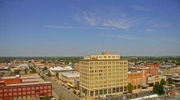Weather camera view of First National Bank-Hutchinson.