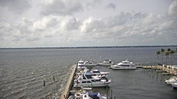 Weather camera view of Pinchers Marina at Edison Ford.