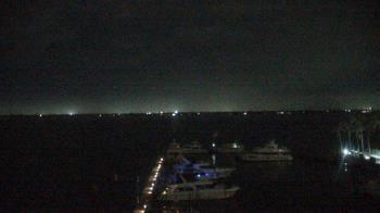 Weather camera view of Pinchers Marina at Edison Ford.