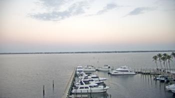 Weather camera view of Pinchers Marina at Edison Ford.