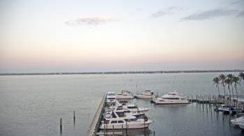 Weather camera view of Pinchers Marina at Edison Ford.