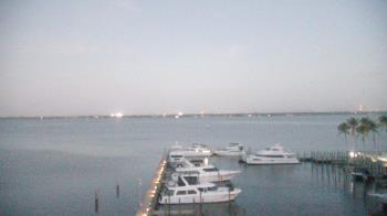 Weather camera view of Pinchers Marina at Edison Ford.