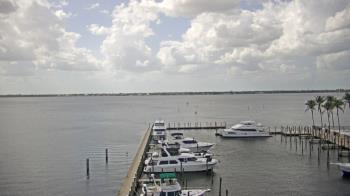 Weather camera view of Pinchers Marina at Edison Ford.