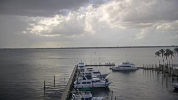 Weather camera view of Pinchers Marina at Edison Ford.