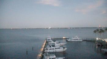 Weather camera view of Pinchers Marina at Edison Ford.