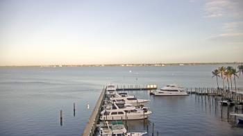 Weather camera view of Pinchers Marina at Edison Ford.