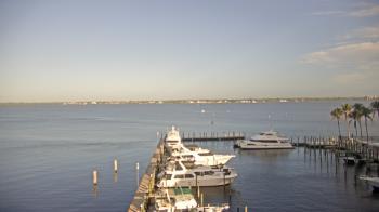 Weather camera view of Pinchers Marina at Edison Ford.