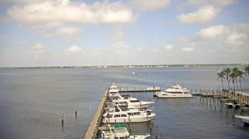 Weather camera view of Pinchers Marina at Edison Ford.