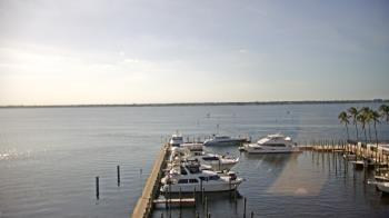 Weather camera view of Pinchers Marina at Edison Ford.