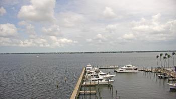 Weather camera view of Pinchers Marina at Edison Ford.
