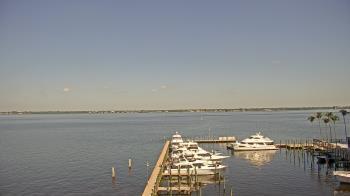 Weather camera view of Pinchers Marina at Edison Ford.