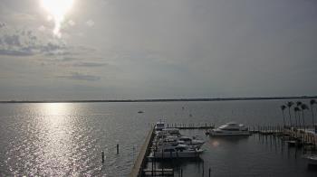Weather camera view of Pinchers Marina at Edison Ford.