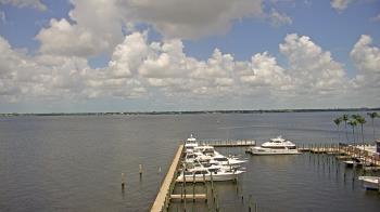 Weather camera view of Pinchers Marina at Edison Ford.