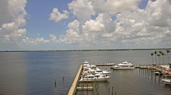 Weather camera view of Pinchers Marina at Edison Ford.