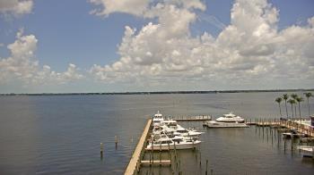 Weather camera view of Pinchers Marina at Edison Ford.