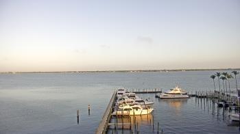 Weather camera view of Pinchers Marina at Edison Ford.