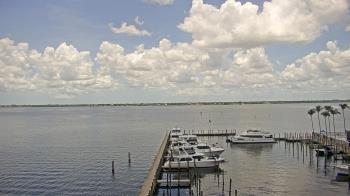 Weather camera view of Pinchers Marina at Edison Ford.