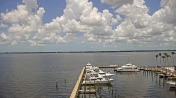Weather camera view of Pinchers Marina at Edison Ford.