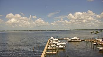 Weather camera view of Pinchers Marina at Edison Ford.