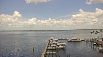 Weather camera view of Pinchers Marina at Edison Ford.
