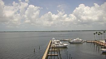Weather camera view of Pinchers Marina at Edison Ford.