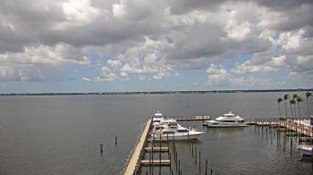 Weather camera view of Pinchers Marina at Edison Ford.