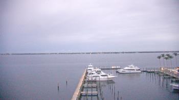Weather camera view of Pinchers Marina at Edison Ford.