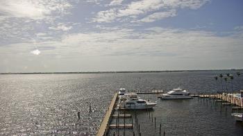 Weather camera view of Pinchers Marina at Edison Ford.