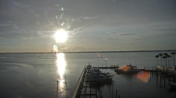 Weather camera view of Pinchers Marina at Edison Ford.