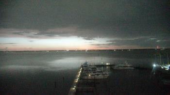 Weather camera view of Pinchers Marina at Edison Ford.