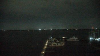 Weather camera view of Pinchers Marina at Edison Ford.
