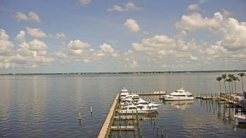 Weather camera view of Pinchers Marina at Edison Ford.