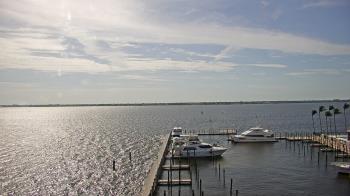 Weather camera view of Pinchers Marina at Edison Ford.