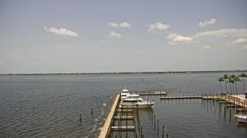 Weather camera view of Pinchers Marina at Edison Ford.