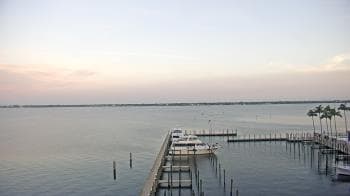 Weather camera view of Pinchers Marina at Edison Ford.