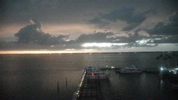 Weather camera view of Pinchers Marina at Edison Ford.